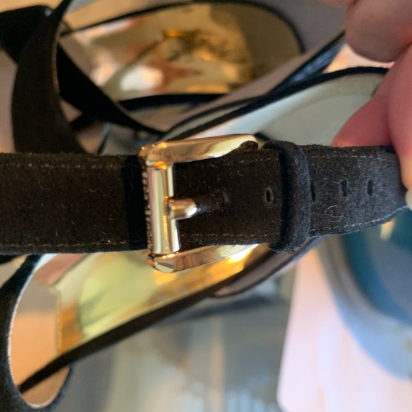 MICHAELMicheal Kors Black Leather/Suede High Heel Buckle/Circular Logo Sz 8.5 - Picture 3 of 16